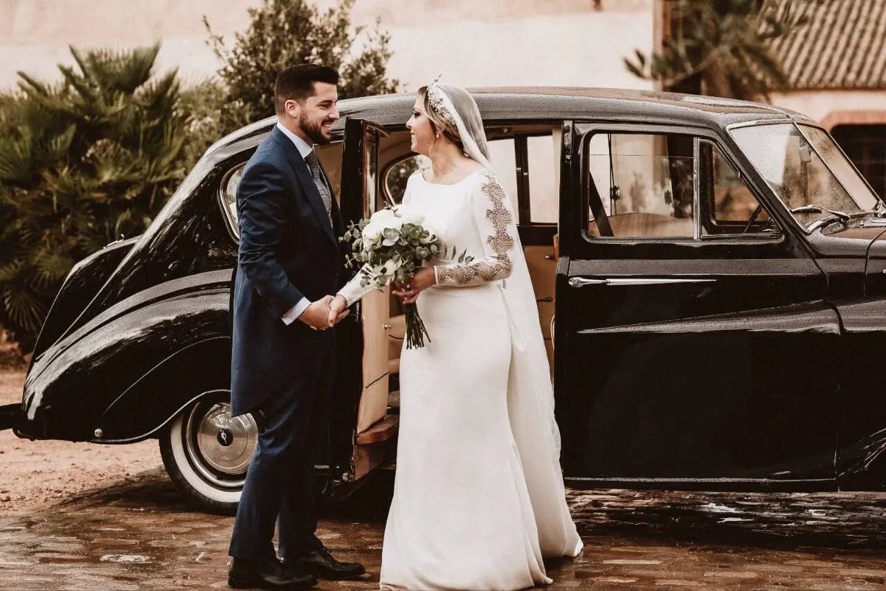 Coche de época para bodas — Legado Romano