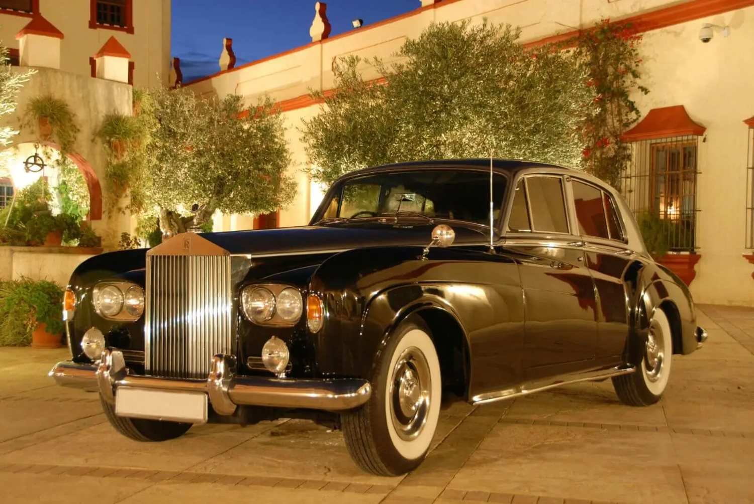 Coche de época para bodas — Legado Romano