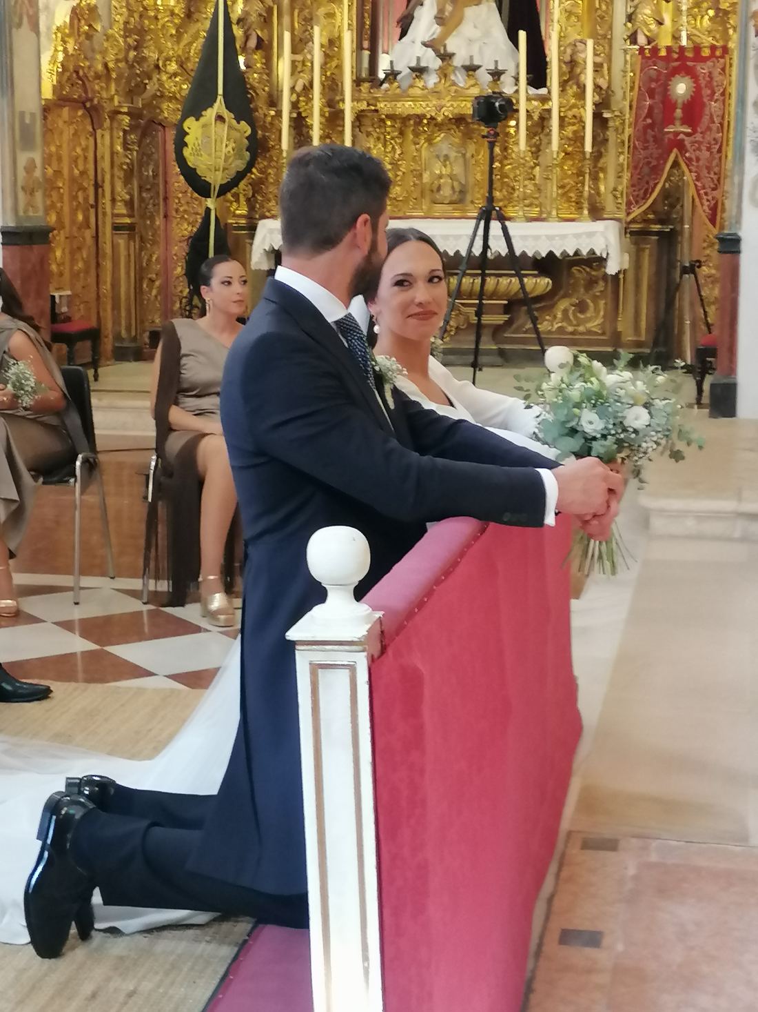 Ceremonia de boda en un templo barroco — Legado Romano
