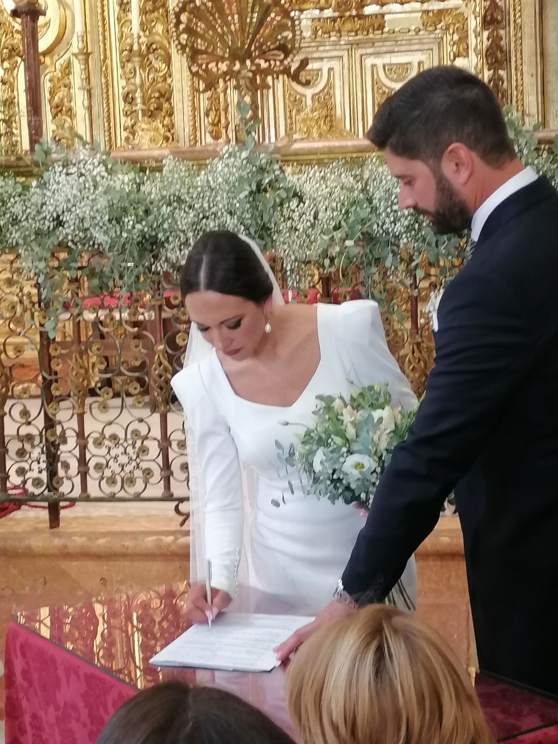 Ceremonia de boda en un templo barroco — Legado Romano