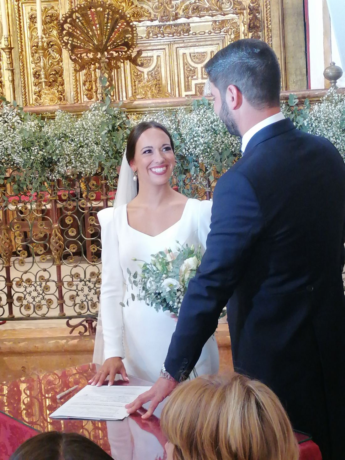 Ceremonia de boda en un templo barroco — Legado Romano