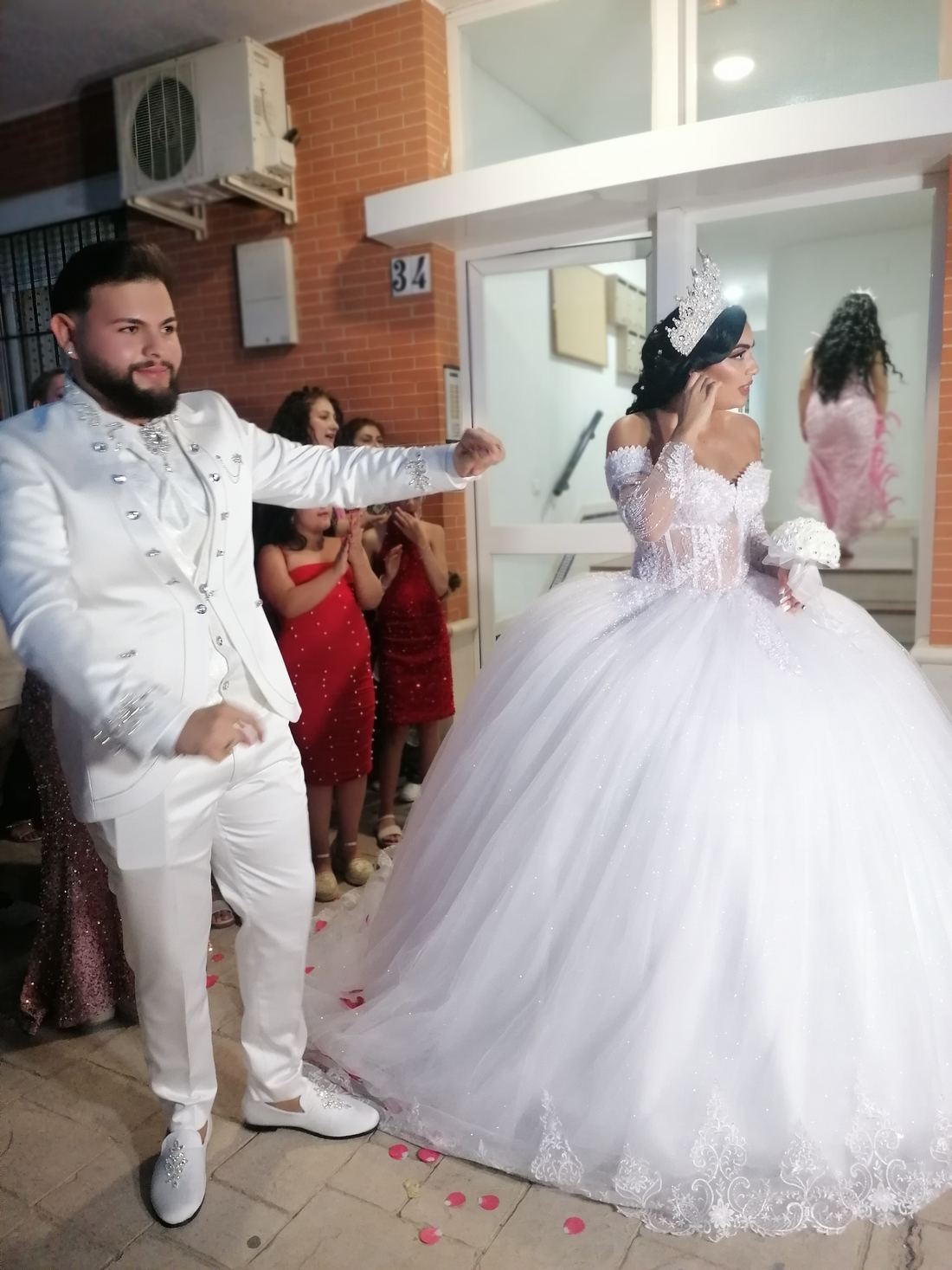Ceremonia de boda en un templo barroco — Legado Romano