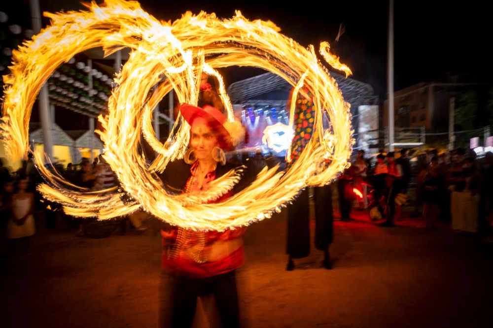 Espectáculo de fuego en la fiesta de una boda real — Legado Romano