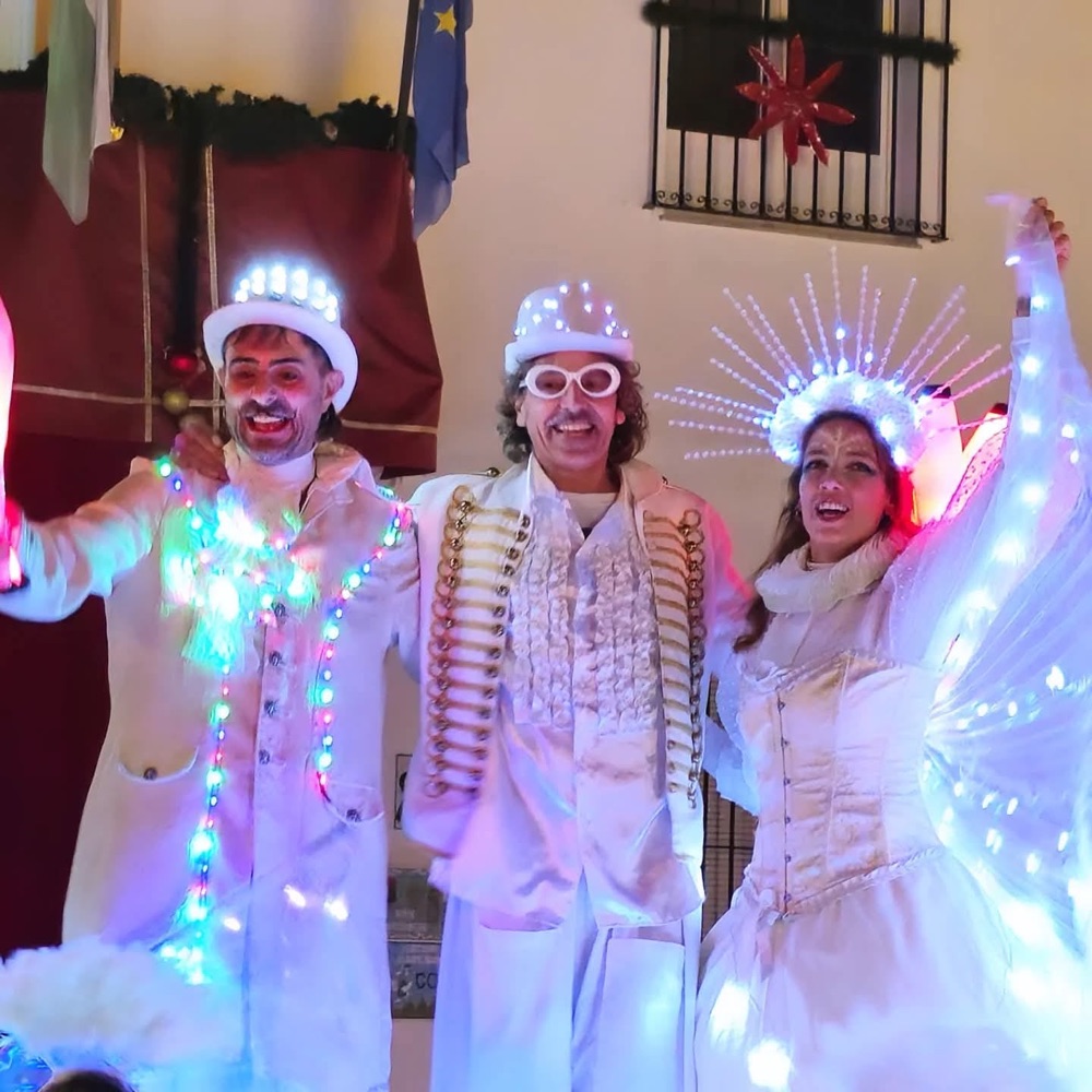 Animación con trajes de luces en la celebración — Legado Romano